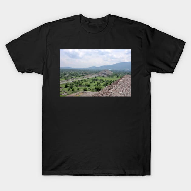 Mexique - Site de Teotihuacan T-Shirt by franck380